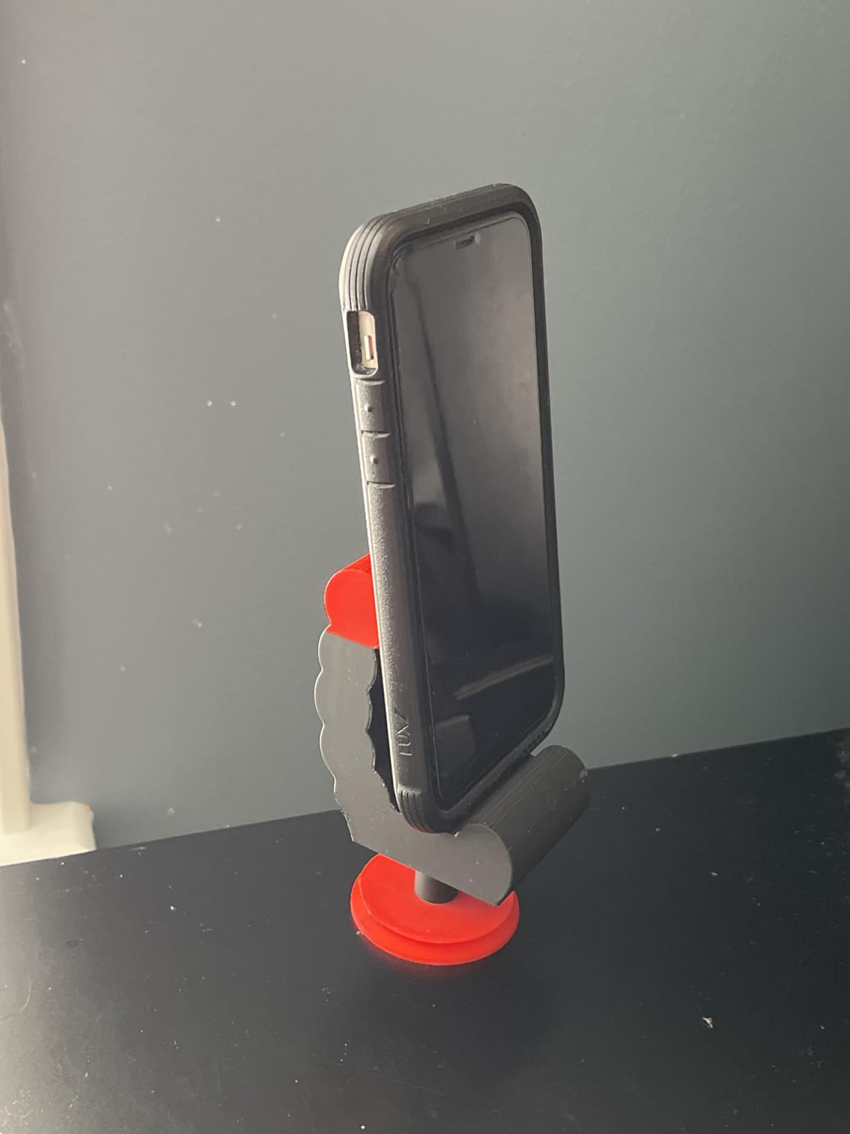 VELENTI Gamer Chair Phone Stand - Phone Holder for Smartphones, Kindles Up to 19 cm Tall - Fun Gaming Accessories for Gamers - Useful Gamer Gadgets - Lovely Birthday Gift for Gamers customer photo 1
