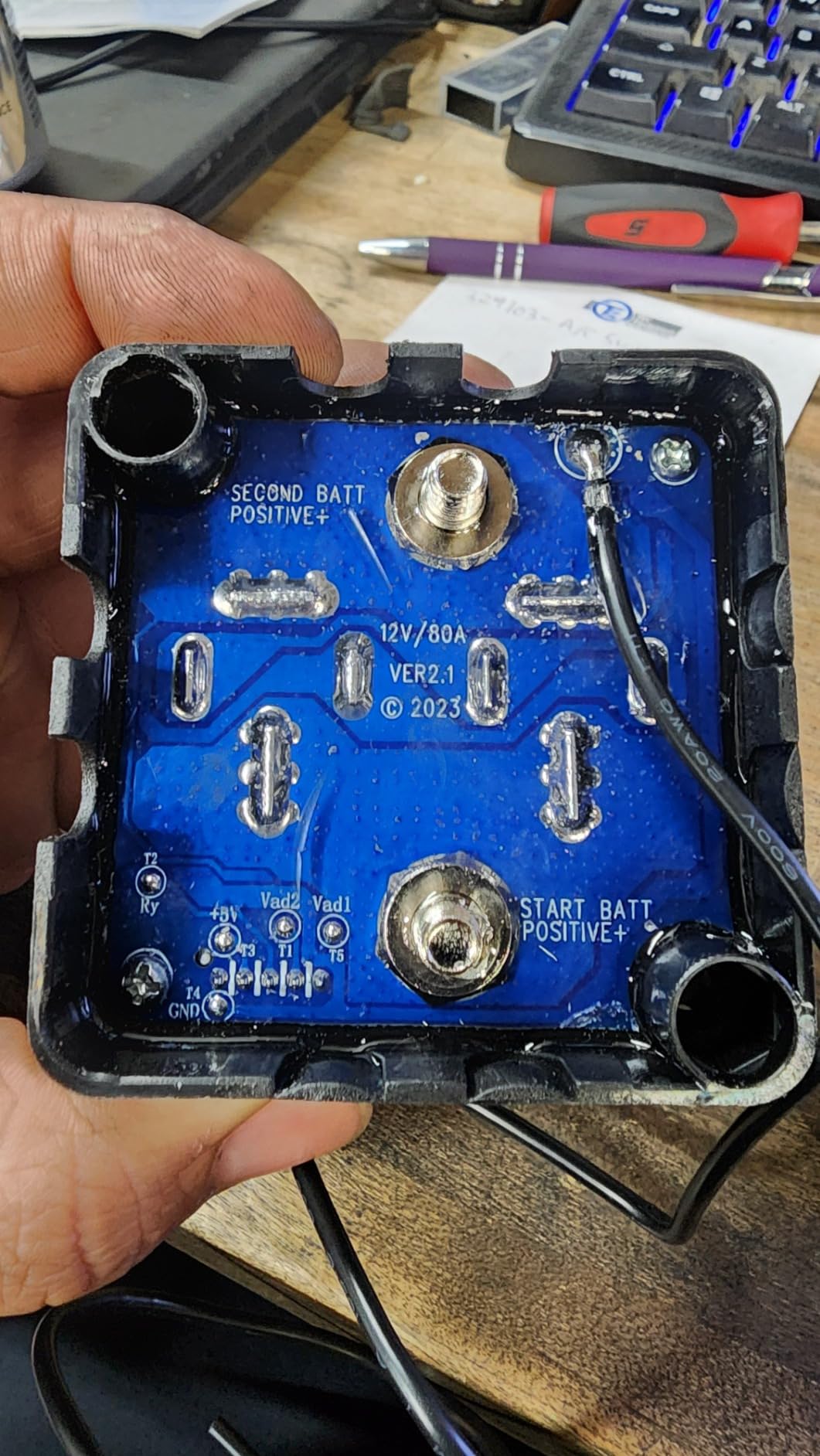 Smart Dual Battery Isolator 12V 140A Auto or Manual Control, Waterproof Voltage Sensitive Relay(VSR) with Digital Voltmeter for Car, RV, ATV, UTV, Boat, Marine customer photo 2