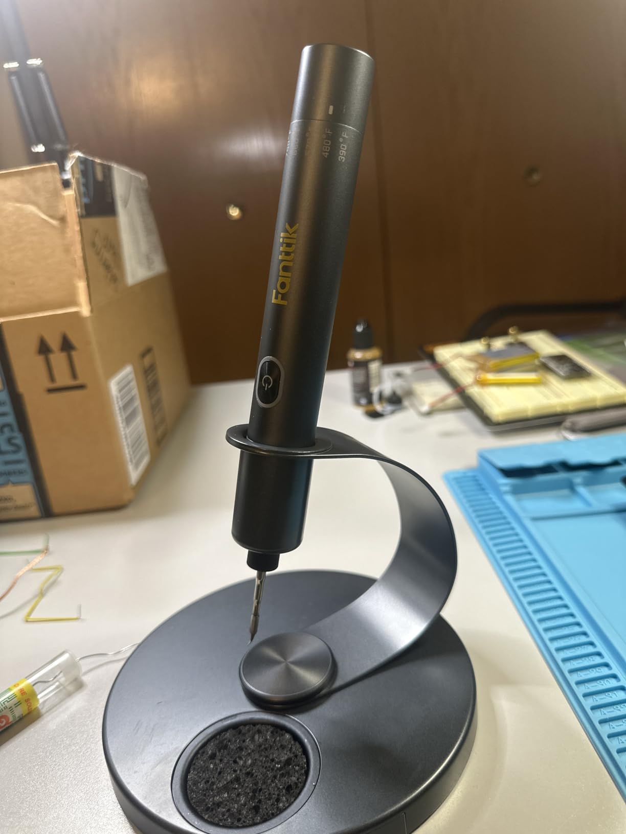 Fanttik T1 Max Soldering Iron Kit, Cordless Soldering Iron | 7s Fast Heating(390°F-840℉), Auto Sleep, 4 Pcs Soldering Tips (C210), 360° Swivel Stand, Soldering Iron for Precision Repair customer photo 2