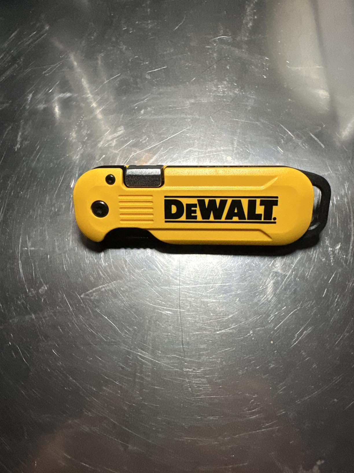 DEWALT Atomic Folding Utility Knife DWHT10990 customer photo 1
