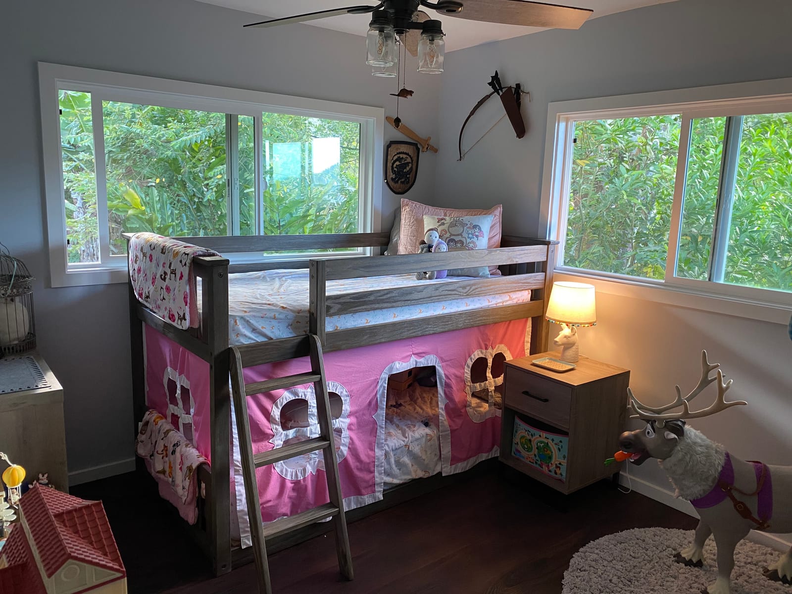 Max & Lily Fundamental Twin Low Bunk Bed, Kids Solid Wood Modern Bed Frame with Strong Wooden Slats, Non-Toxic Finishes, High Weight Capacity, Pecan customer photo 2