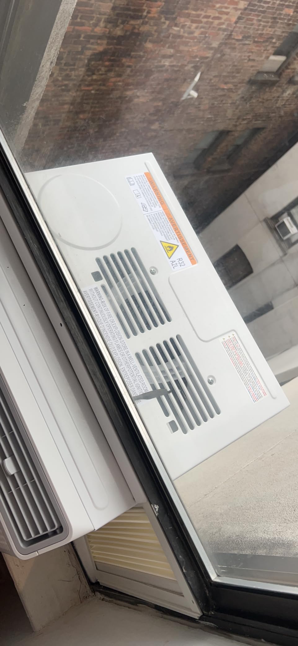 DELLA 14,000 BTU Window Air Conditioner, Work with Alexa, Cools Up to 700 Sq. Ft., GEO Location, Remote/App Control, Dehumidifier, Fan, Reusable Filter, Easy Install Kit customer photo 1