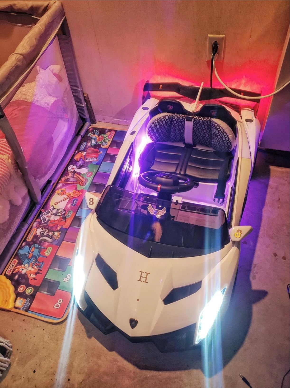 INFANS 2 Seater Kids Ride on Car, 12V 4WD Licensed Lamborghini Veneno Powered Electric Vehicle with Hydraulic Doors, Rocking Mode, Adjustable Speeds, Remote Control, MP3, Headlight (Red) customer photo 1
