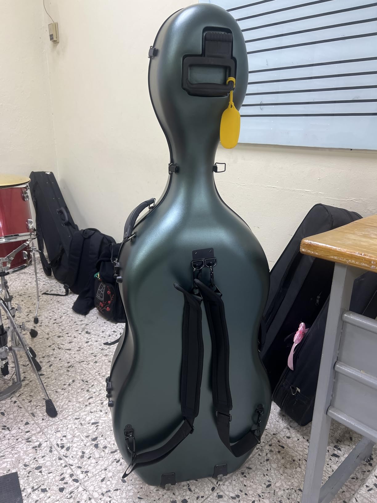 Vetimobato Carbon Fiber Cello Case 4/4 Full Size Strong & Ultralight Hard Shell Travel Case with Built-in Handle Wheels Backpack Straps Bow Holders Cello Box for Cellists (White Large Pattern) customer photo 2