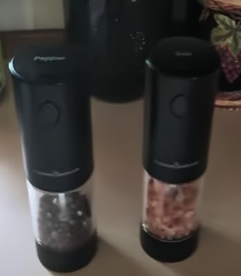 ThermoMaven Upgraded Larger Capacity Electric Salt and Pepper Grinder Set, 110ml Rechargeable customer photo 2