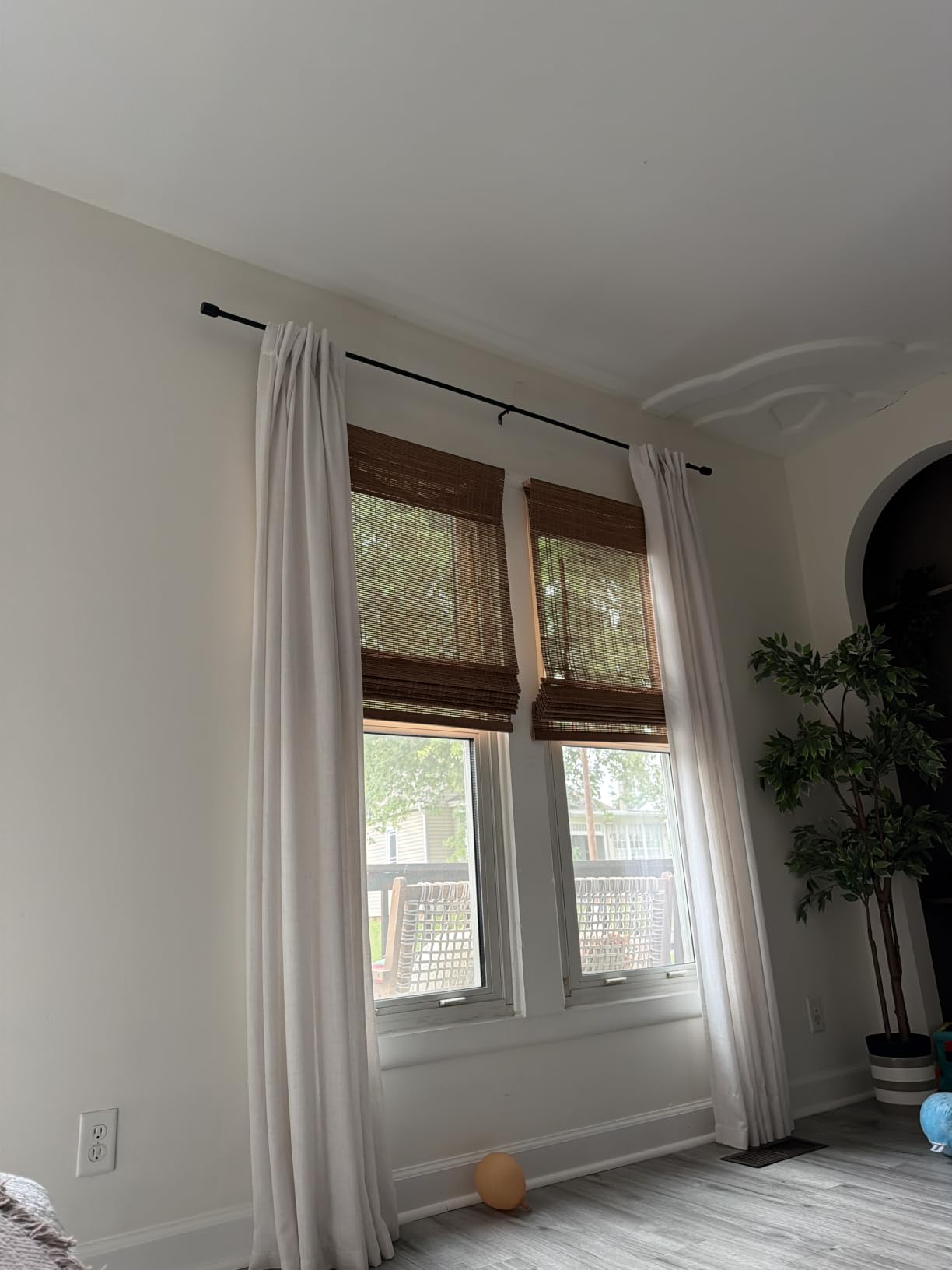 Calyx Interiors Bamboo Roman Shades w Valance 34.5