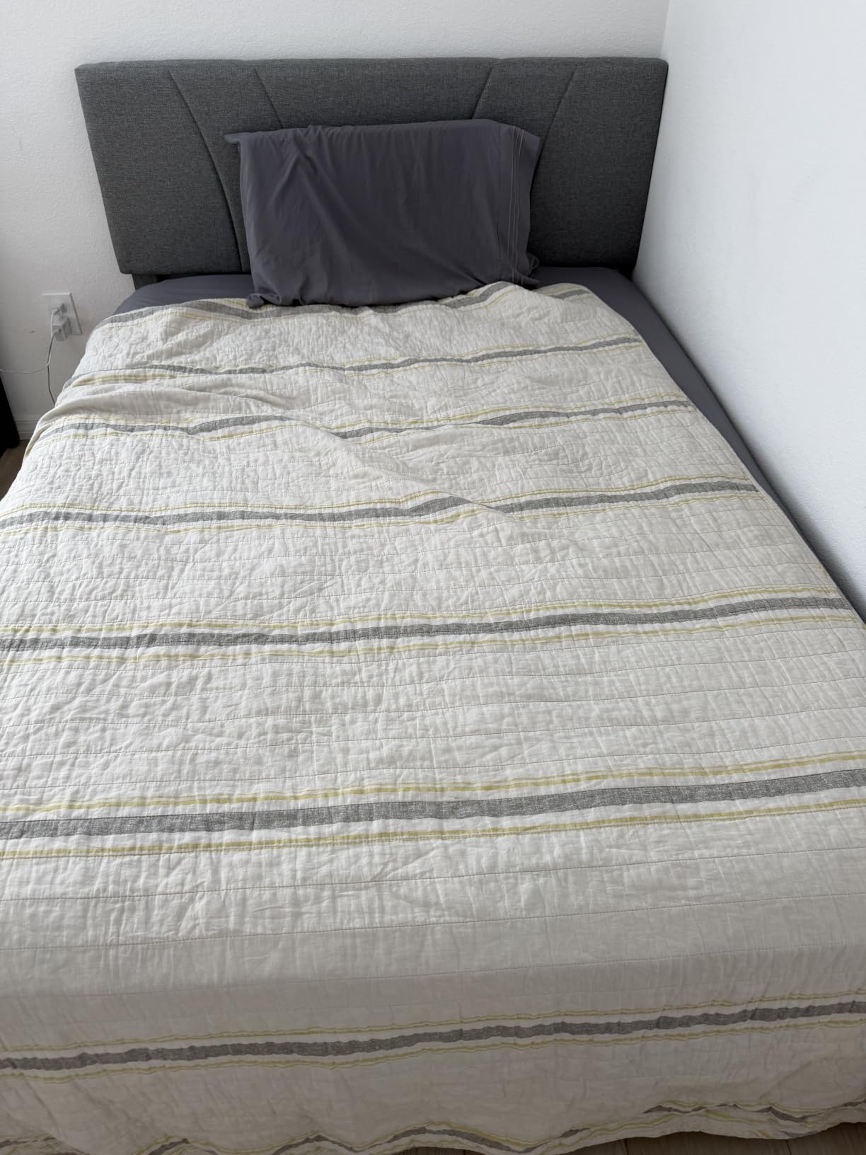 Novilla King Size Bed Frame with Adjustable Headboard Platform King Bed Frame Linen Fabric Upholstered Headboard, No Box Spring Needed, Noise-Free, Wooden Slats Support, Easy Assembly, Beige customer photo 1