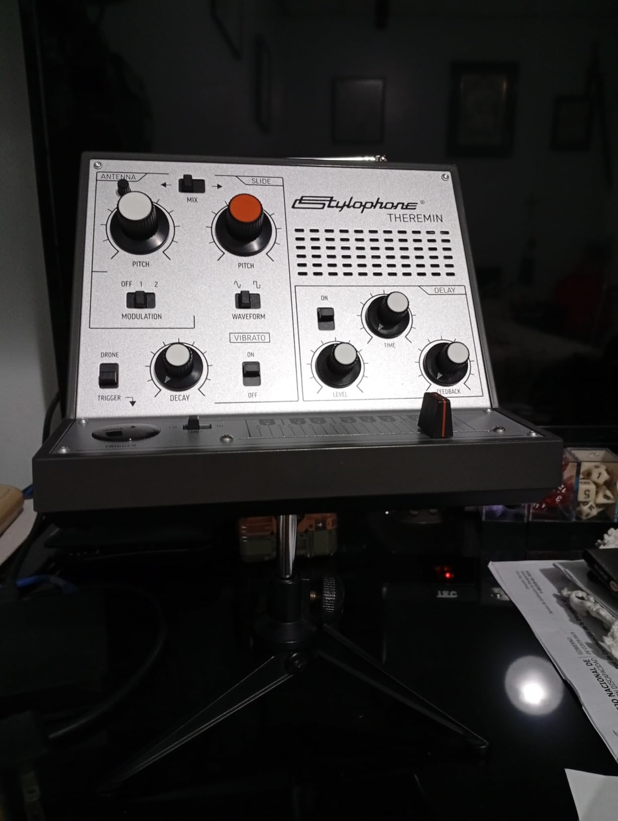 Stylophone Theremin – Award-Winning Portable Touch-Sensitive Synthesizer with Retro Analog Sound, Built-In Speaker, Delay & Vibrato Effects, Slider Control, Compact Battery-Powered Design customer photo 2