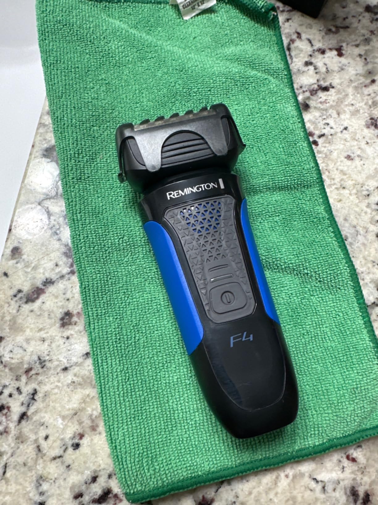 Remington F4 Style Series Foil Shaver, Flexing Blades, Cordless Razor customer photo 1