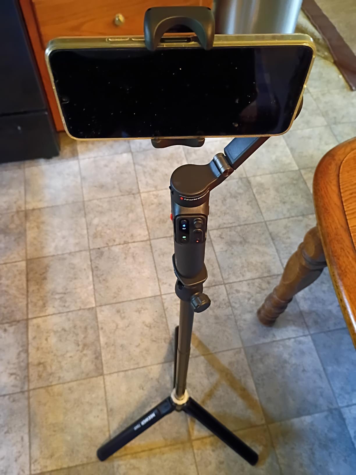 Hohem iSteady X3 SE 3-Axis Gimbal Stabilizer for iPhone & Android, Black customer photo 1