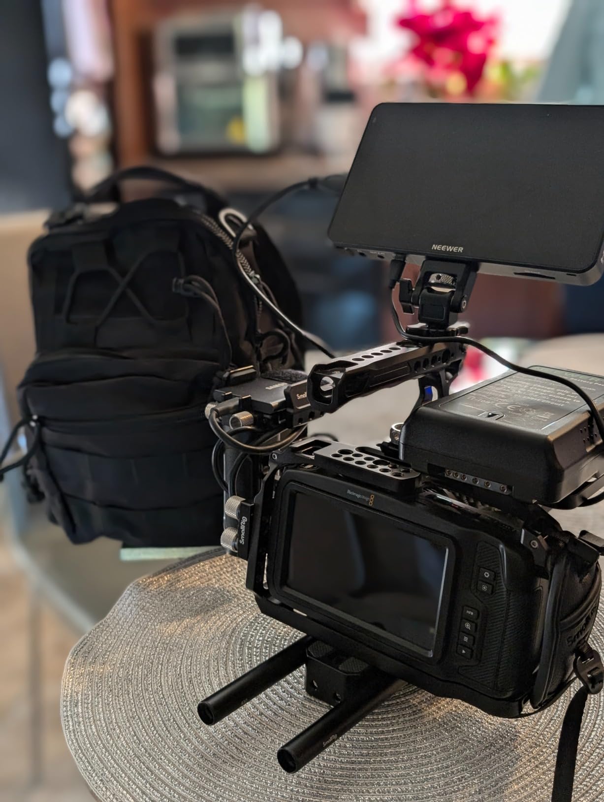 NEEWER F700 7
