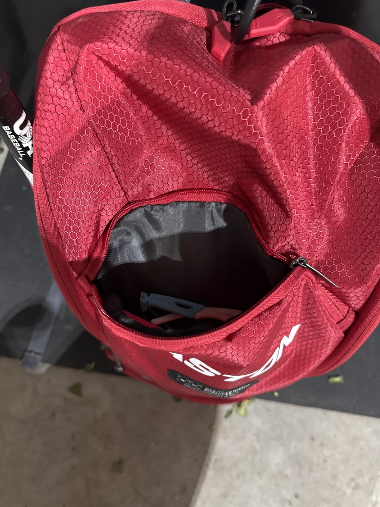 Easton | Dugout Backpack Equipment Bag | Baseball/Softball | Multiple Color customer photo 2
