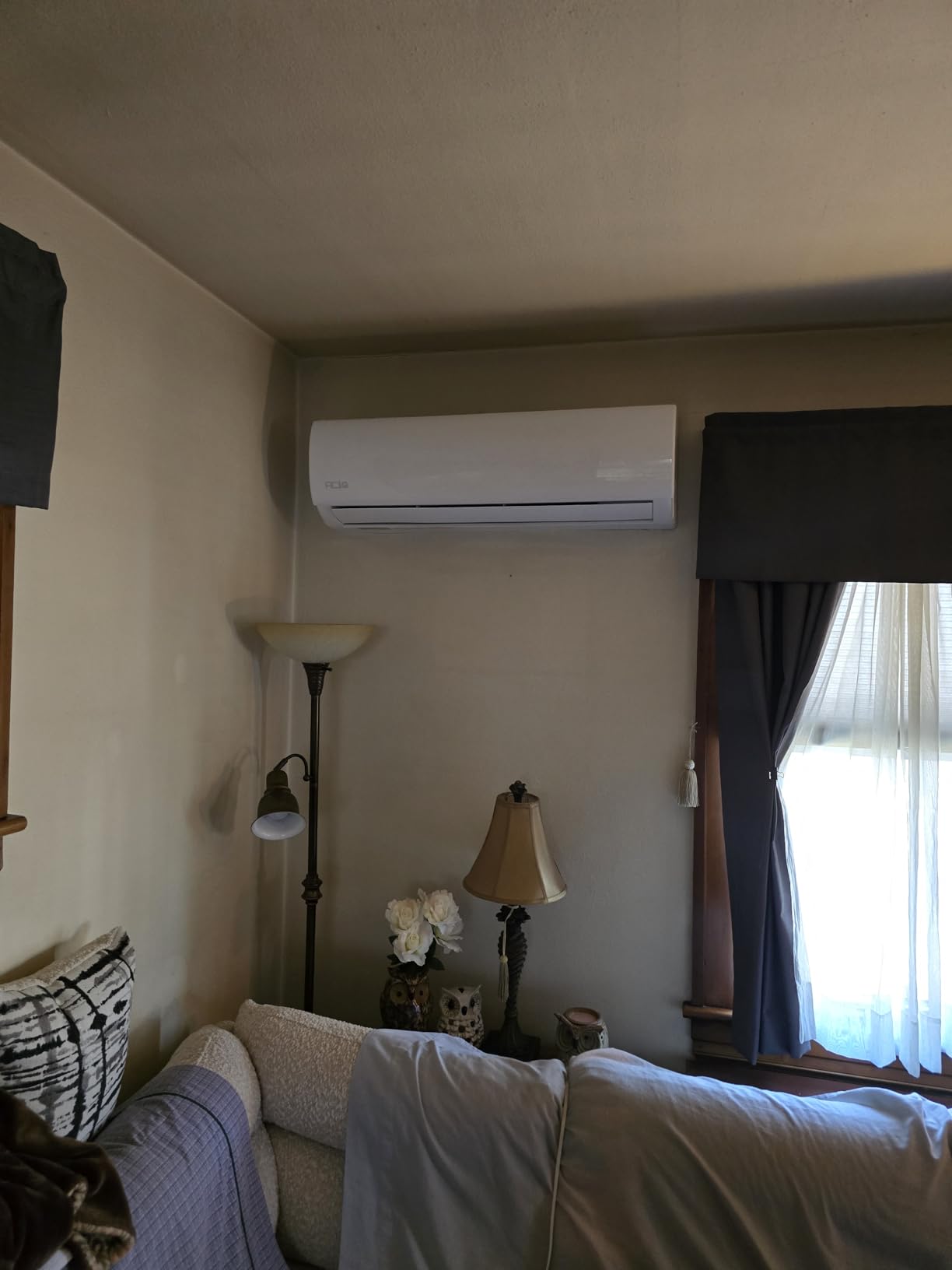 ACiQ Essentials 36000 BTU 230V 20 SEER2 Mini Split AC/Heating System, White customer photo 1
