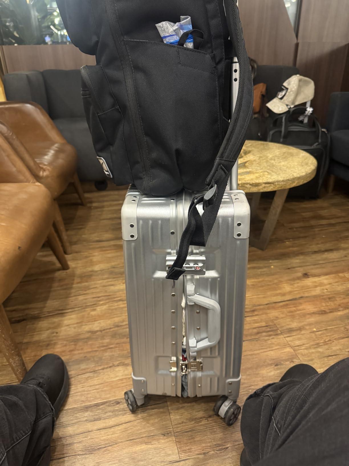 HotWay Zipperless Suitcase with Aluminum Frame, Carry On 20 Inch, Silver customer photo 2