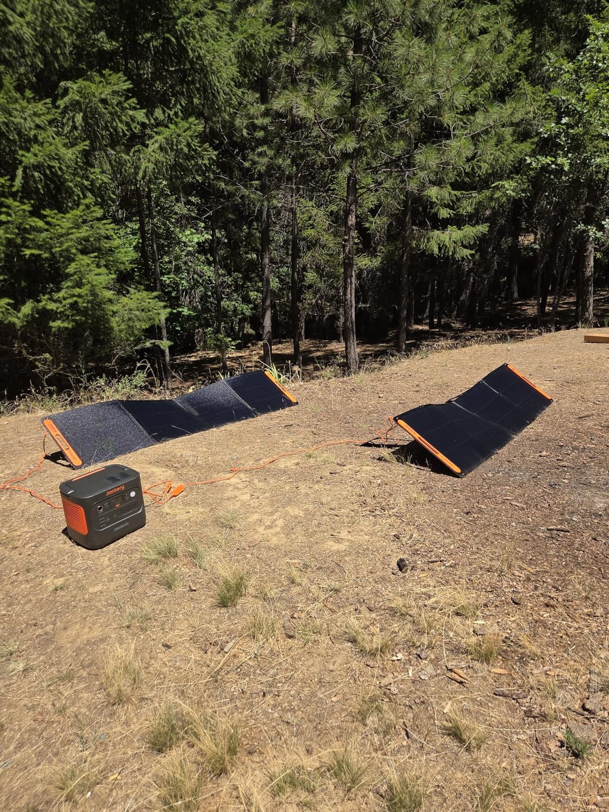 Jackery Explorer 2000 v2 and 2x200W Solar Panels, 2042Wh, 2200W AC Output | LiFePO4 Battery, 20ms UPS, USB-C PD 100W Fast Charging, Solar Generator for Power Outages, Emergencies, Camping customer photo 1