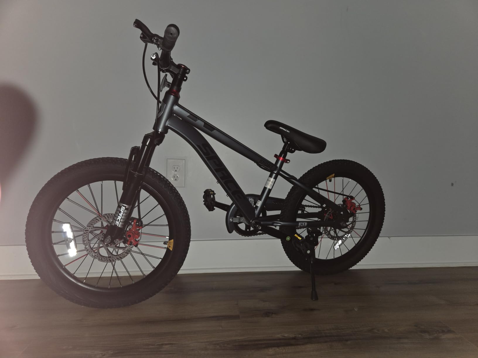 Kids Bike - 18 20 Inch Bike for Boys and Girls Bicycle with Adjustable Seat and Handbrake, Bikes for Kids 5-13 customer photo 1