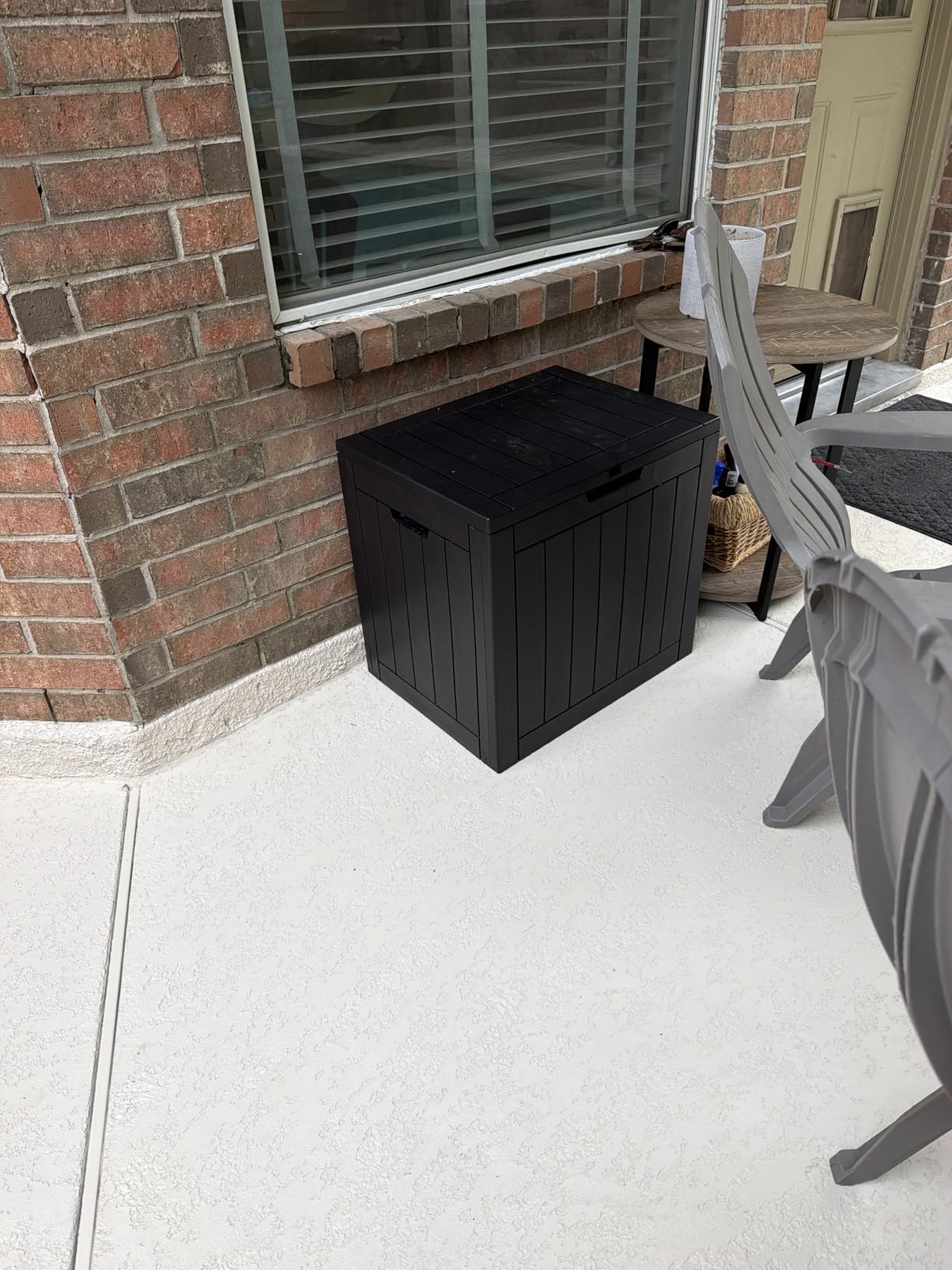 35 Gallon Outdoor Deck Box Lockable Waterproof Storage Black customer photo 2