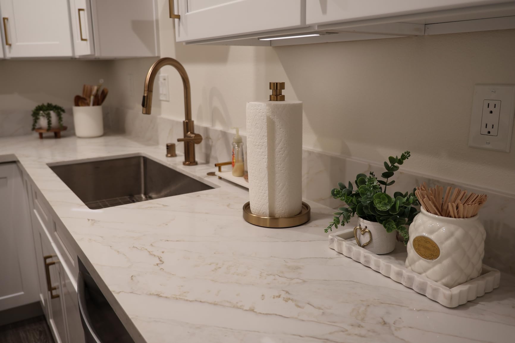 Delta Nicoli Matte Black Kitchen Faucet with Pull Down Sprayer, Bridge 3 Hole Modern Kitchen Sink Faucet, Two-Handle, Matte Black 19867LF-BL customer photo 2