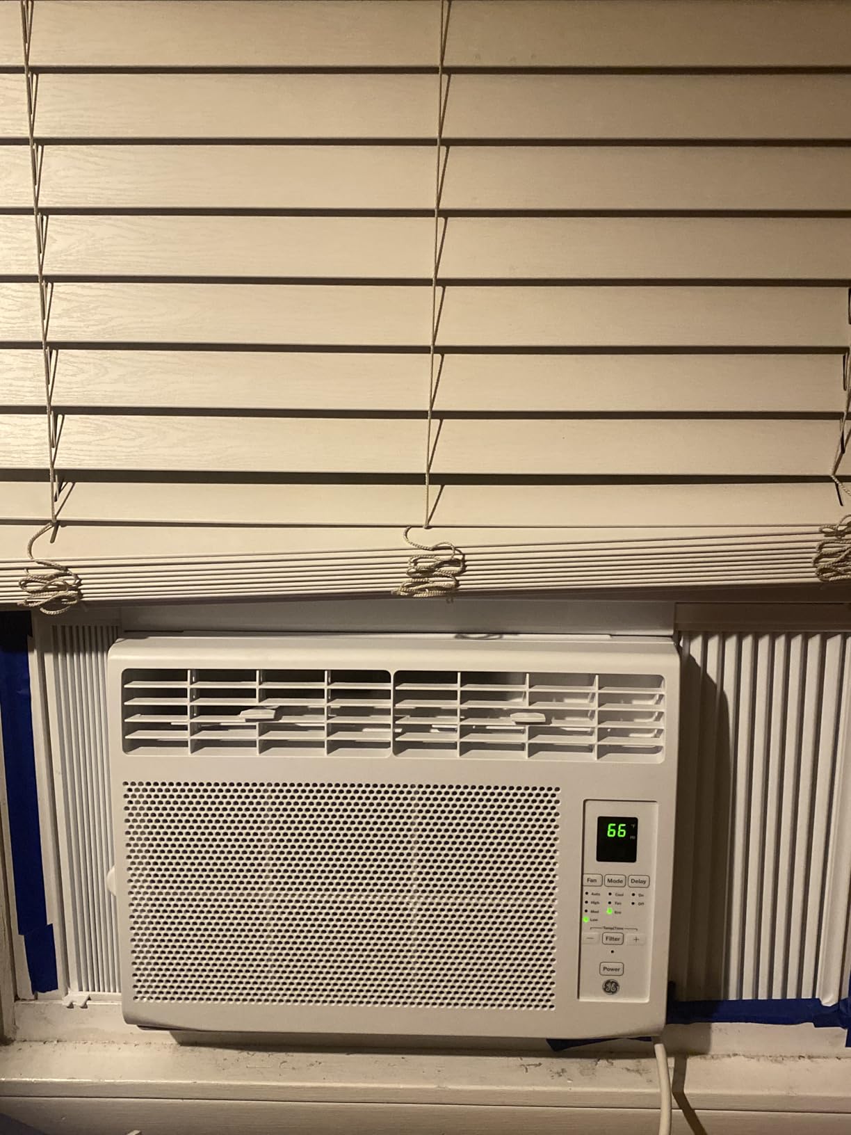 GE 6,000 BTU Electronic Window Air Conditioner, Cools Rooms up to 250 sq ft, Digital Controls with Remote, Energy Saver Mode, 24Hr Timer, Easy Install Kit Included, White customer photo 1