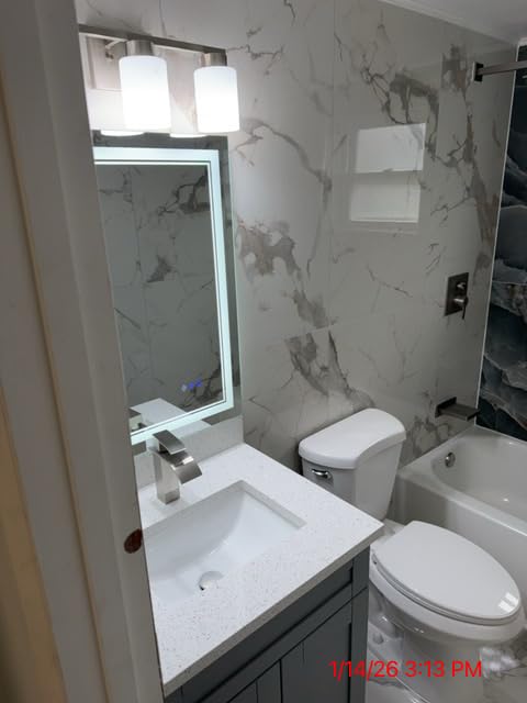24x32 LED Bathroom Mirror, 6000LM, Separate Front and Back Lights customer photo 2