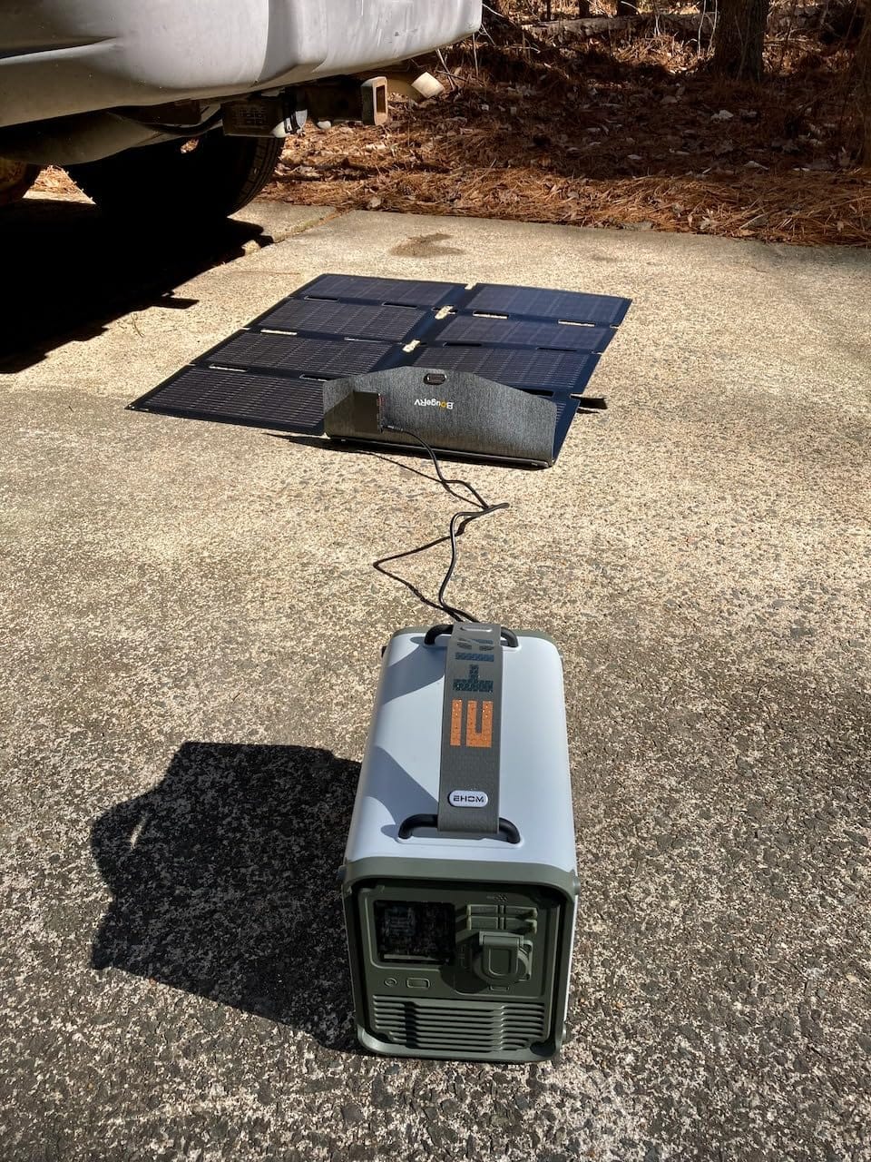 BougeRV 100 Watt Solar Panel, Foldable Portable Charger, Camping, Outdoor | 100W Solar Panel, Fiberglass, 4.41 lb, USB-C & USB-A Outputs, Compatible with BougeRV 266Wh/240Wh Power Stations, Outdoor customer photo 1