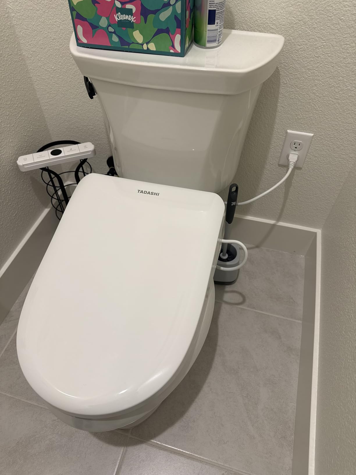 Tadashi Electric Bidet Toilet Seat Elongated, Wireless Remote & Side Panel, Instant Warm Water, Feminine & Rear Wash, Self‑Clean Nozzle, Adjustable Heated Seat, Air Dryer, Slow Close Lid customer photo 2