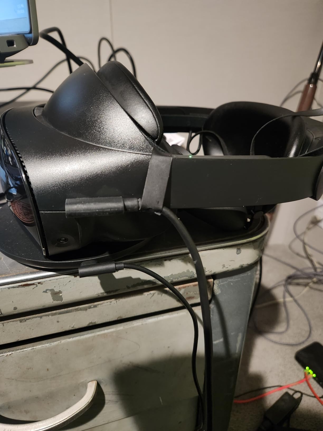 Meta Quest Pro Headset with Virtual Reality Field Trips 1-Month Subscription customer photo 1