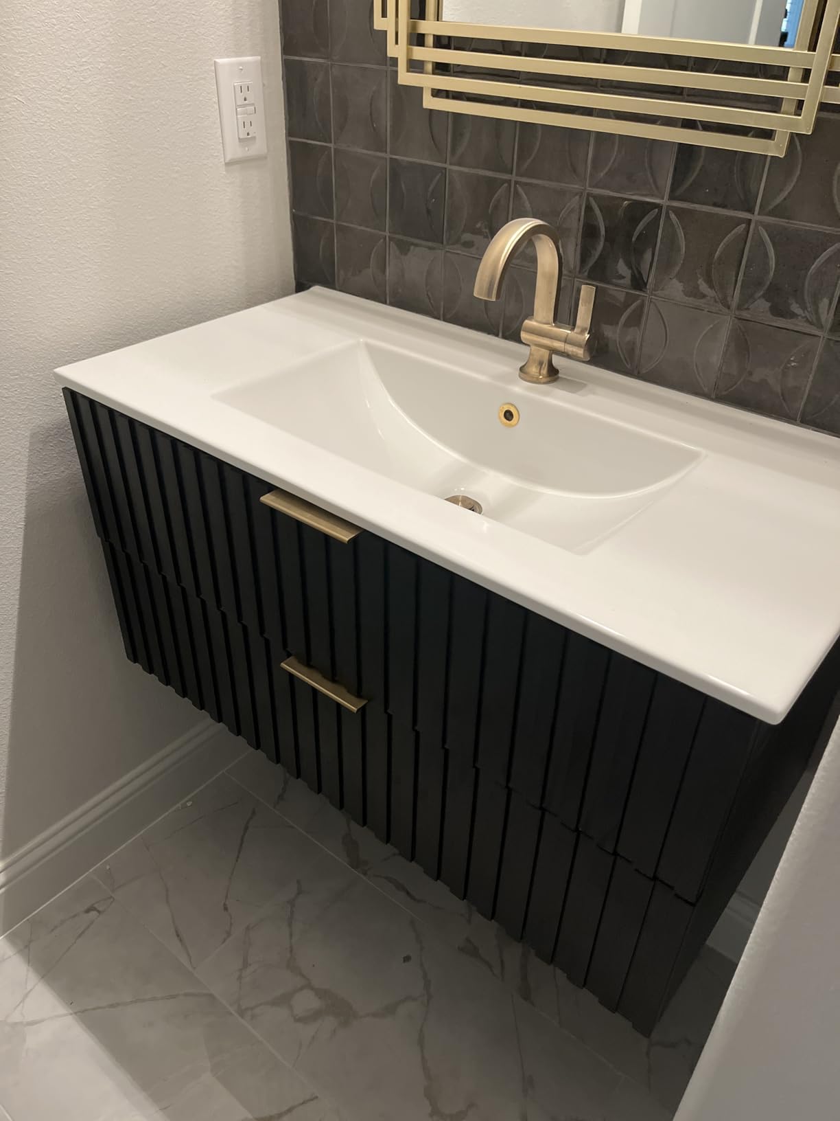 ONBRILL 30 Inch Bathroom Vanity with Ceramic Sink, Floating Vanity, White customer photo 1