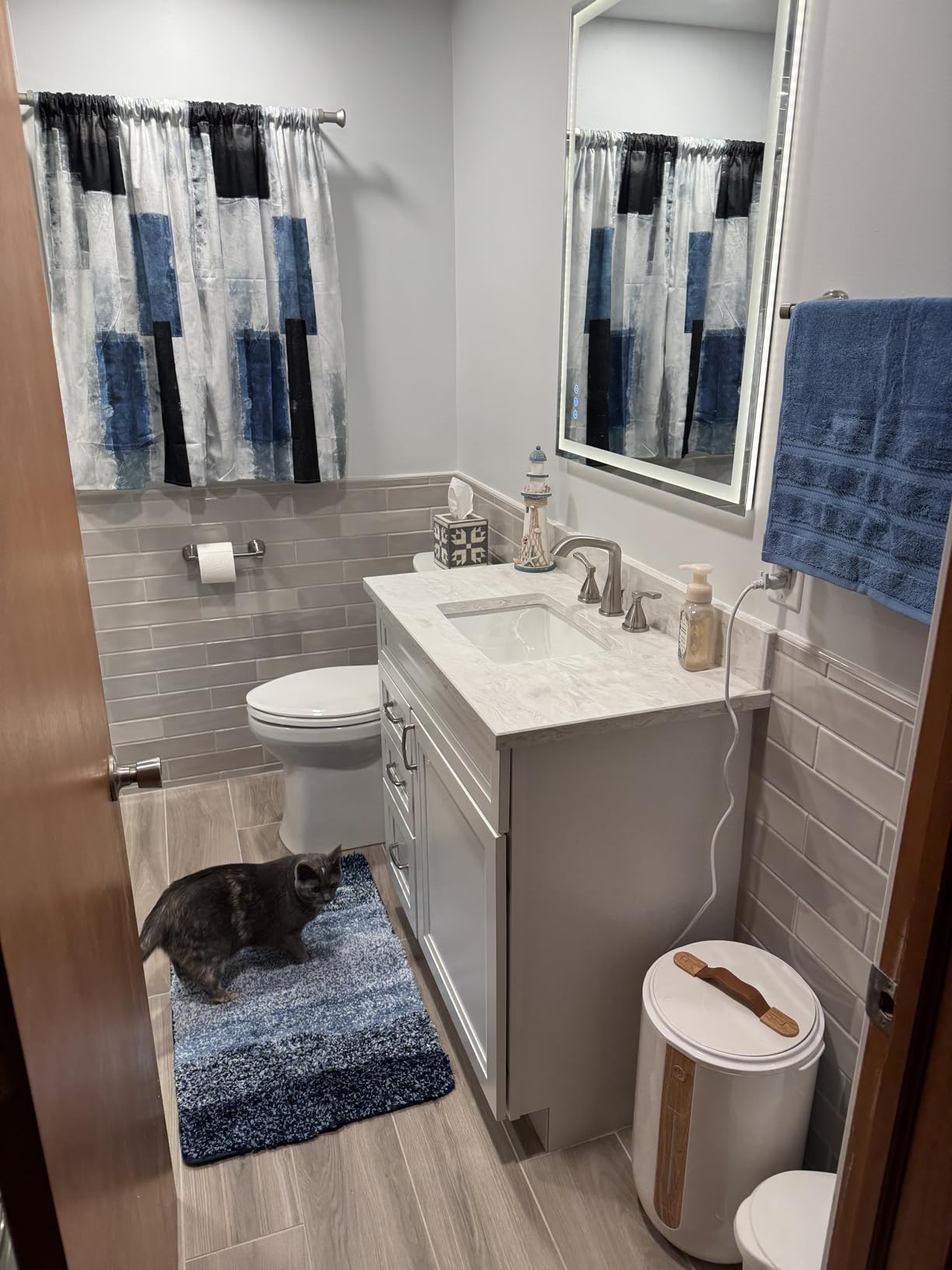 Koonmi 48x36 LED Bathroom Mirror with Light, Anti-Fog, 3 Colors customer photo 2