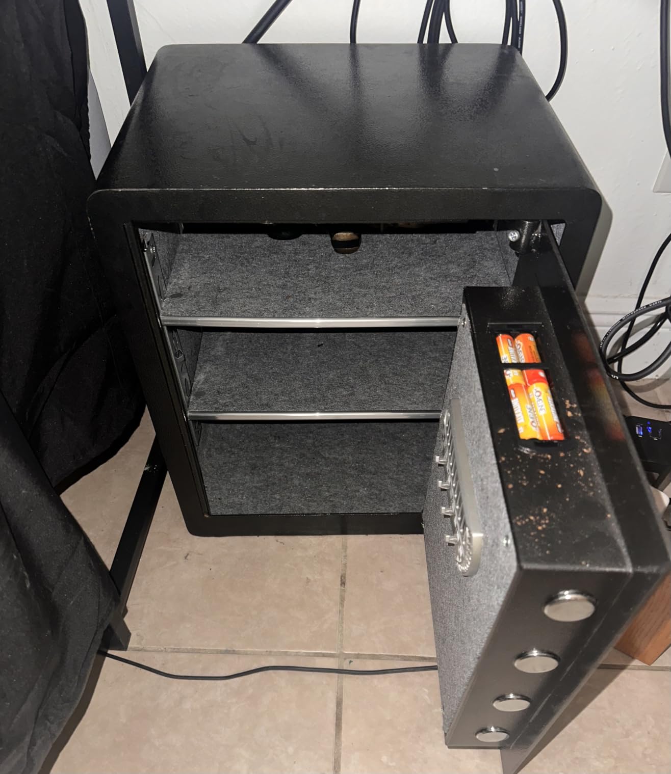 DAYI Drop Safe, 2.6 Cubic Feet Deposit Box with Drop Slot, Depository Safe with Fireproof Bag for Business & Home, Cash box for Documents - DM-52 customer photo 1