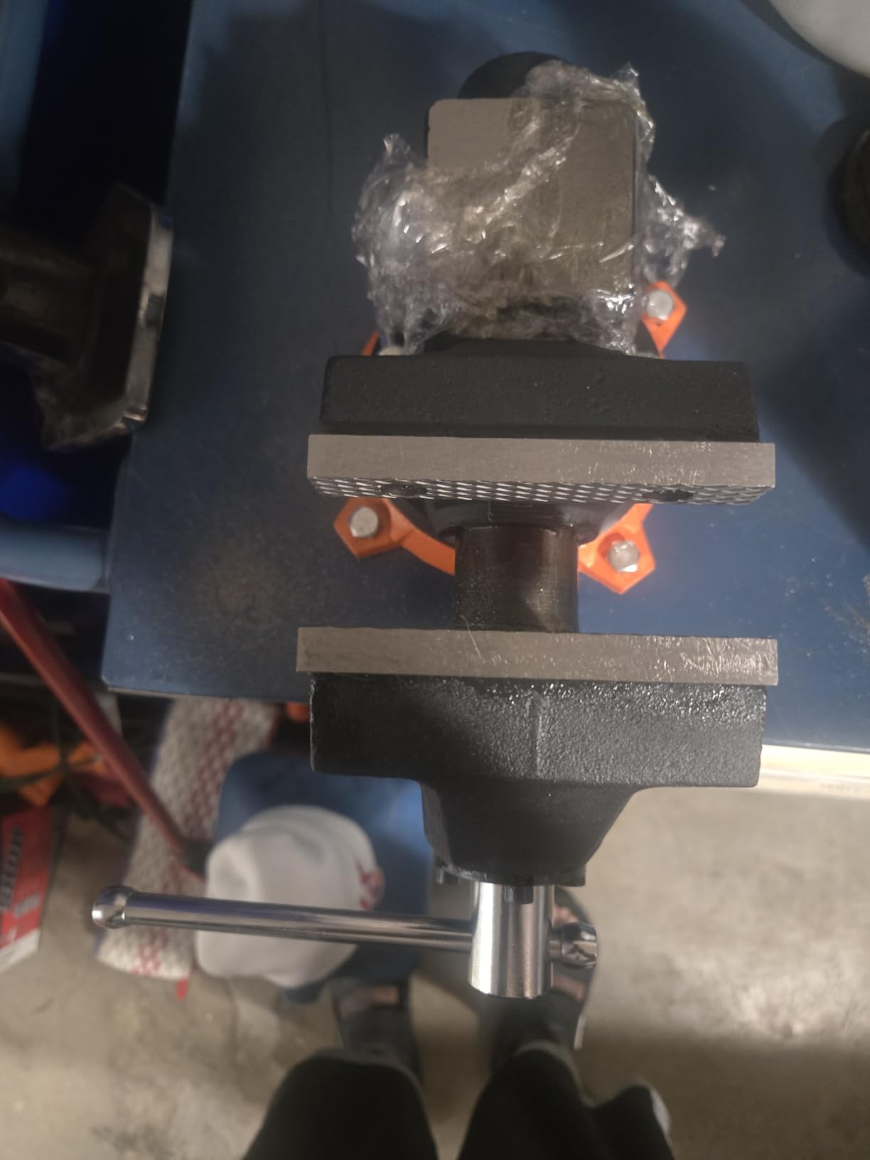 PONY 6 Inch Heavy Duty Bench Vise, 8800LBS Clamping Force Pro Workshop Vise customer photo 2
