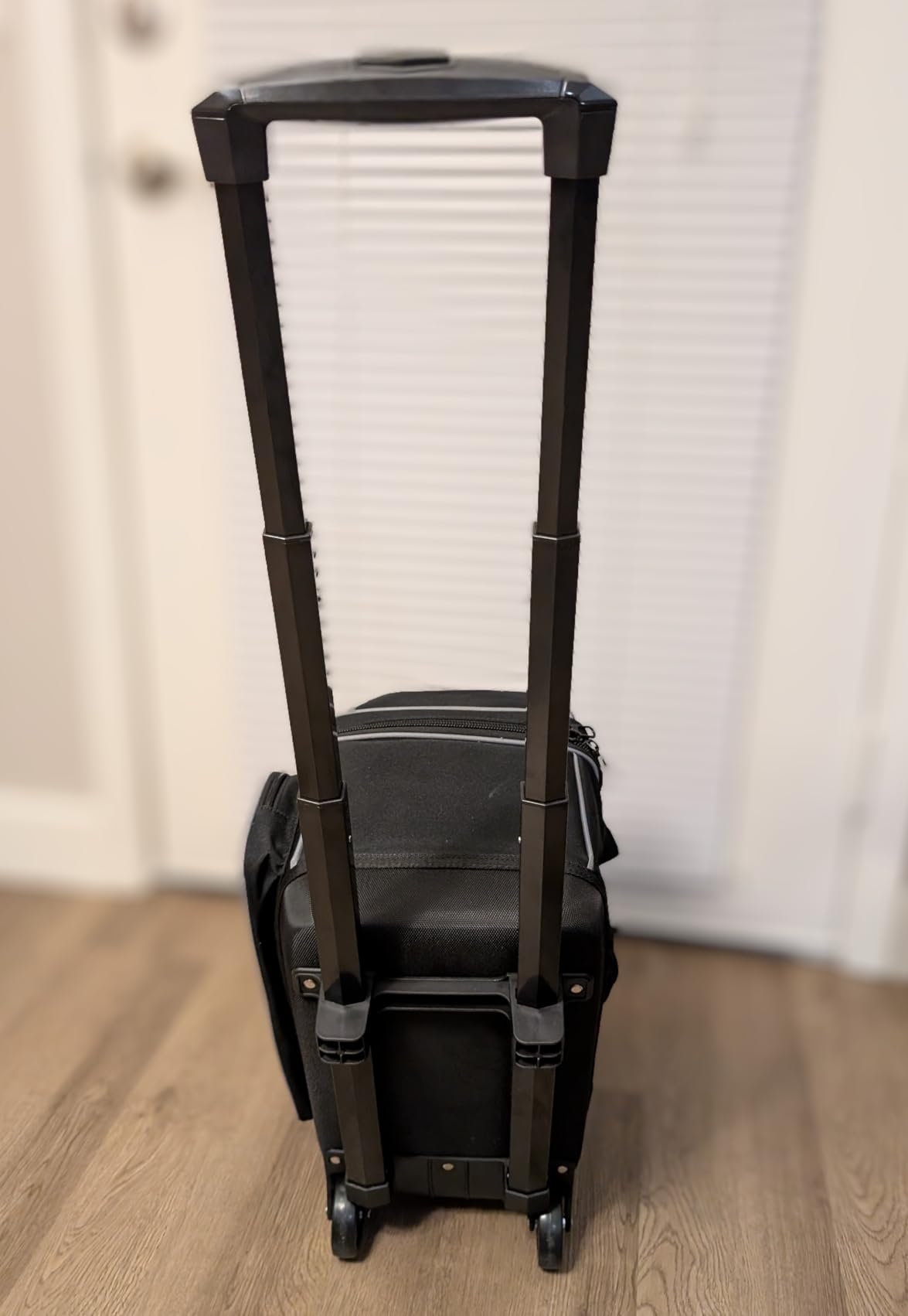2 Bowling ball Bag with Wheels, Lightweight Trolley Double Ball Bowling bag with Large Separate Shoe Compartment and Oversized Accessory Pocket, Retractable Handle Extends To 39.5