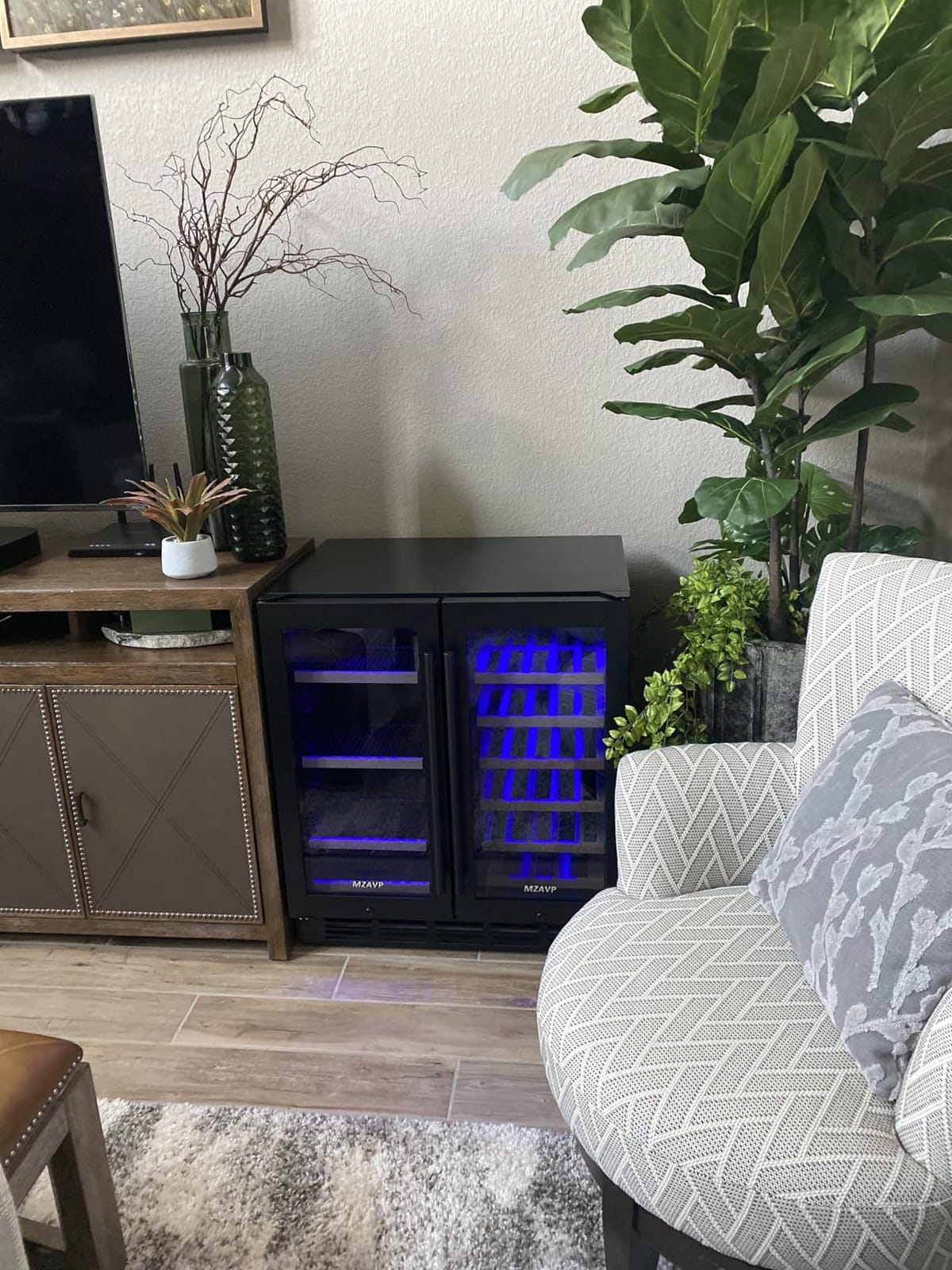 200 Bottle Dual Zone Wine Fridge, 24 Inch Large Wine Cooler Refrigerator Built-In or Freestanding, Tall Wine Cooler with Upgraded Compressor, Temperature Memory, Low Noise and Fast Cooling customer photo 2