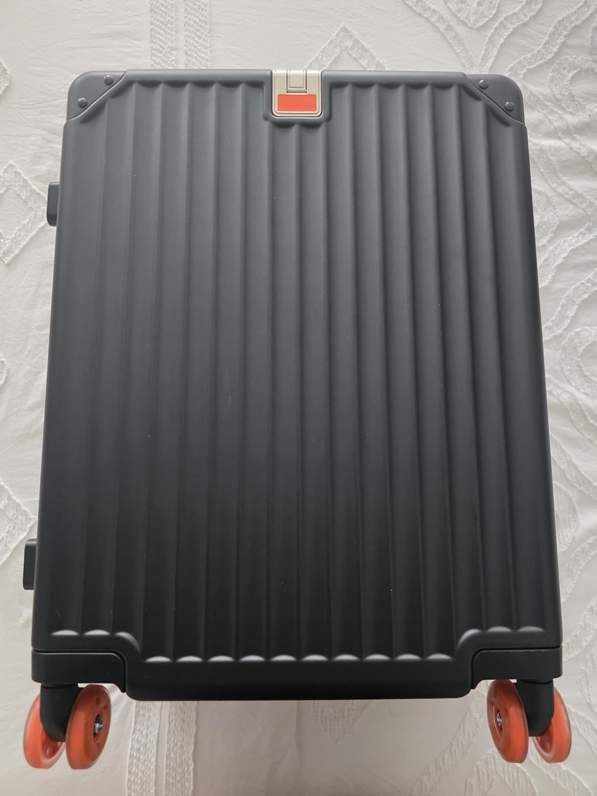ROPLUS Aluminium Frame Checked-Luggage with Smooth Jelly Wheels, Hardside Zipperless Rolling Suitcase with TSA Lock (Grey, 28-Inch) customer photo 2