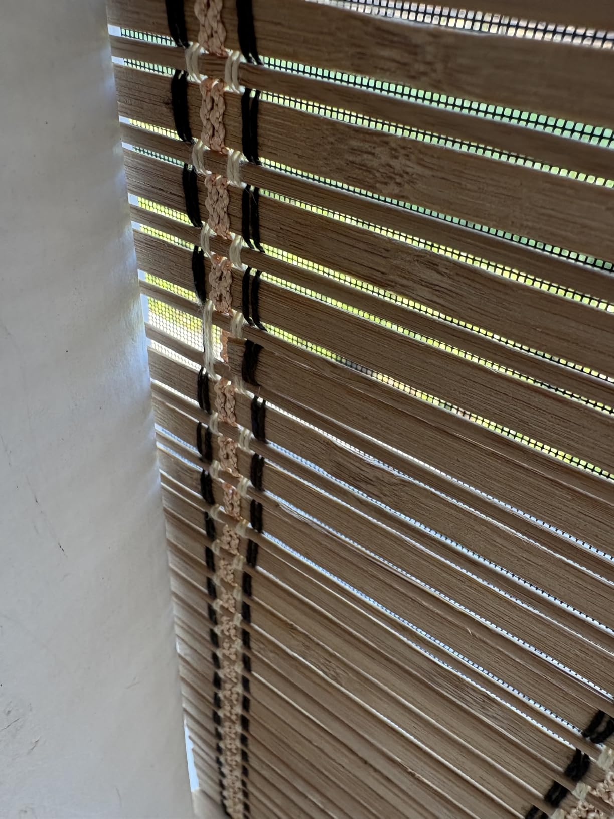 BAYUE Bamboo Blinds for Interior Windows, Roll Up Light Filtering, 23x48 in customer photo 2
