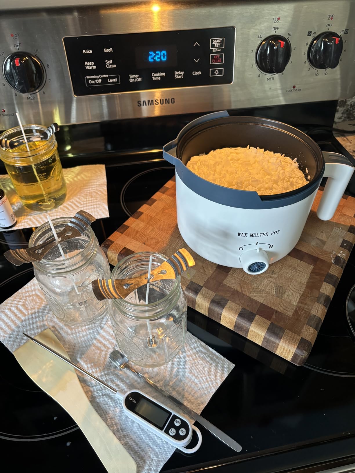 Ksedcon Wax Melting Pot Kit with Thermometer, Wicks and 3 Candle Dye Colors customer photo 2