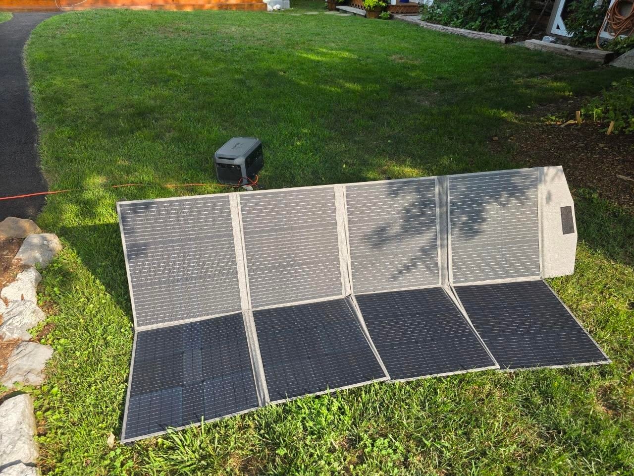400W Portable Solar Panel for Power Station, Foldable Solar Panels | High Efficiency, IP65 Waterproof, Adjustable Kickstand, Charger for Camping Essentials, RV, Emergency Power Backup customer photo 1