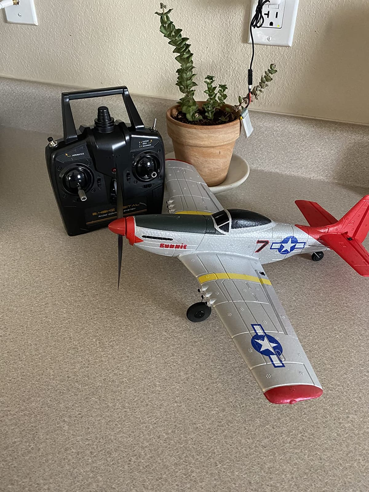 volantexrc RC Plane, 4CH Remote Control Airplane for Beginners & Adults | P51D Mustang, Gyros, Aileron, Aerobatics, 3 Modes, Multi Color customer photo 2
