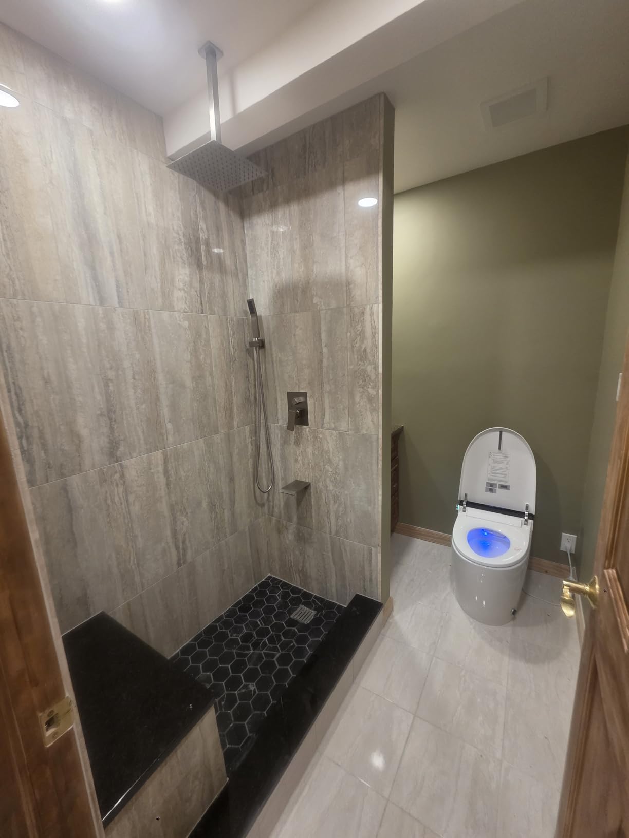 TDH Luxury Smart Bidet Toilet with Bidet Built In,Tankless Toilet Heat Seat | One Piece Toilets Warm Water & Dryer with Larger LED Display,Leave Seat Auto Flushing,Foot Sensor & Night Light customer photo 1