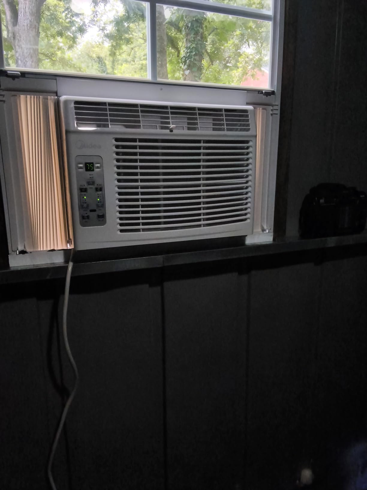 Midea 5,000 BTU Window Air Conditioner, Cools up to 150 Sq. Ft. with Easy-to-Use Reusable Filter, Remote, Perfect AC for Bedroom, Living Room, Home Office, Electronic Control customer photo 1