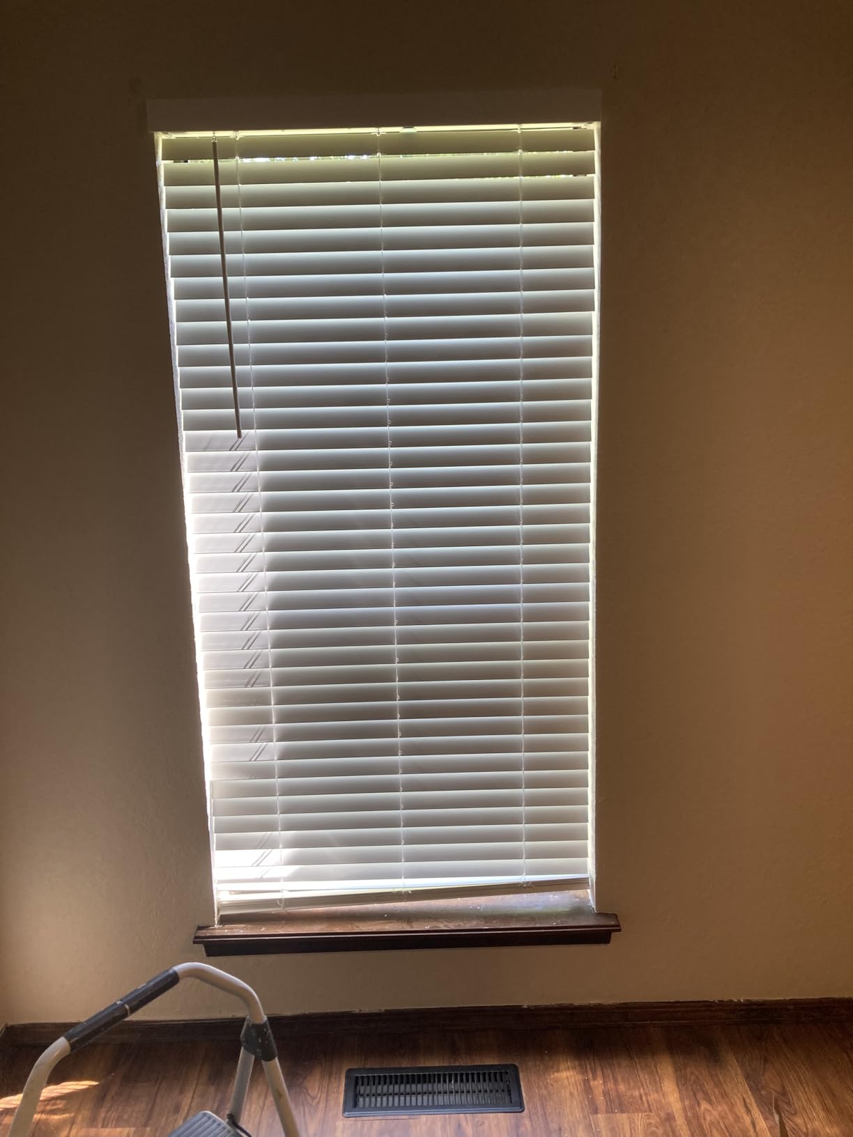 LEVOLOR Basics Cordless Faux Wood Blinds for Indoor Windows, 34