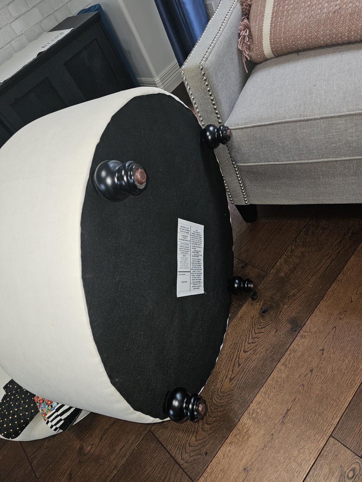 HUIMO 30-Inch Round Storage Ottoman, Button Tufted Coffee Table(Brown) customer photo 1
