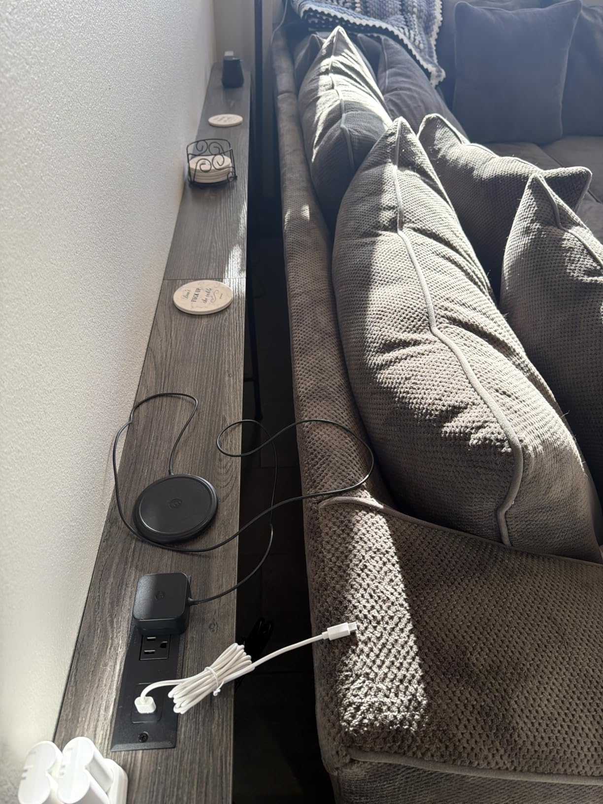 SUPERJARE 102 Inch Sofa Table with 2 Power Outlets and USB-C Ports customer photo 1
