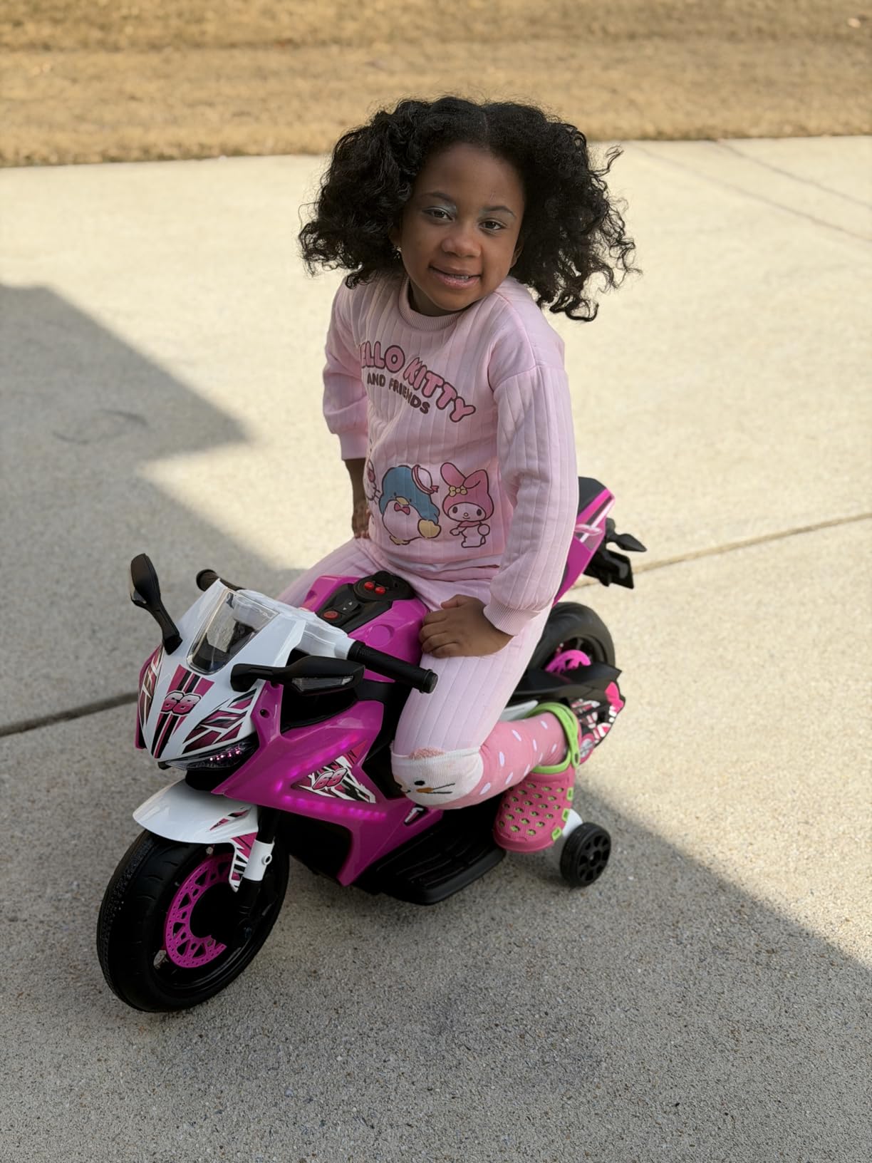 Kid Trax 6V Glow Electric Toddler Kids Motorcycle - Toddler Bike, Indoor/Outdoor Toys, Durable, LED Headlights and Body Light, Realistc Sounds, Kids Ride On Toys, Max Weight 65lbs, Ages 3+, Blue customer photo 1