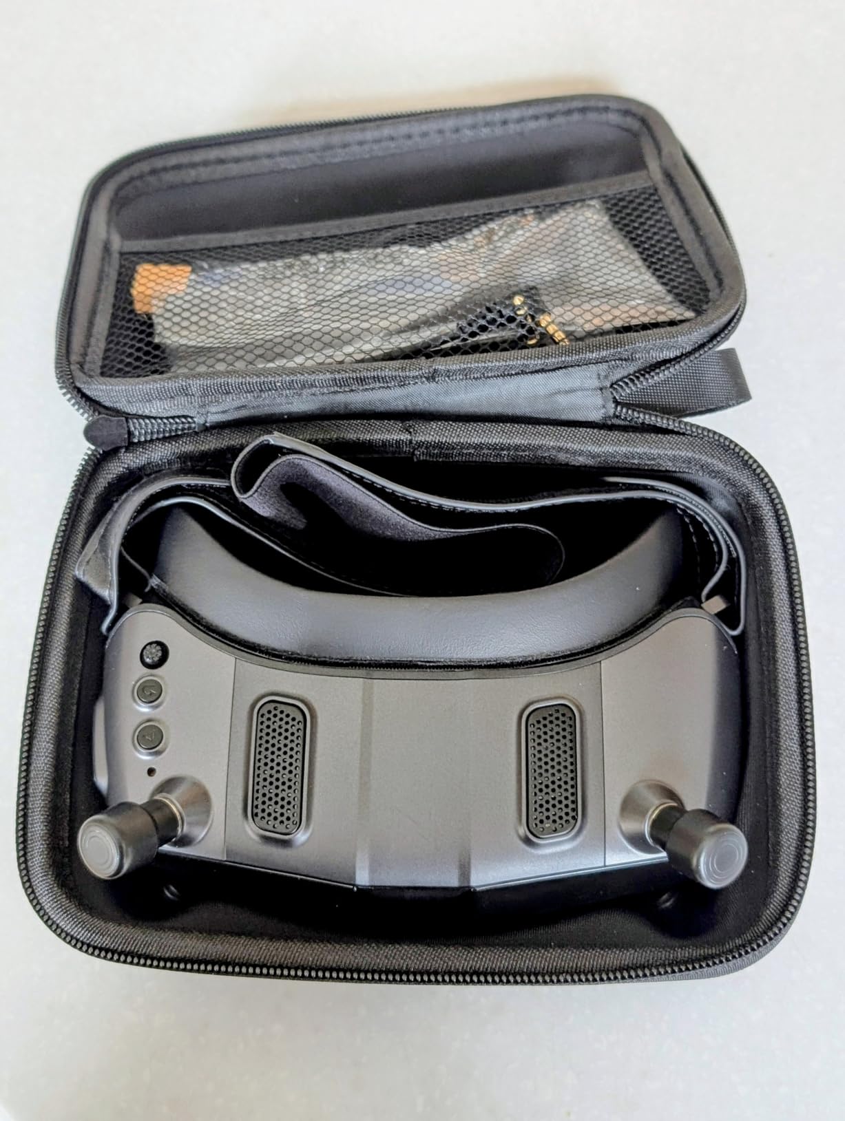 CADDXFPV Walksnail Avatar HD FPV Goggles X - 1080P/100FPS, 50° FOV, OLED | 22ms Low Latency, Head Tracking Support, HDMI/AV Input, Compatible FPV Drone Goggles for All Walksnail Avatar VTX Kit customer photo 1
