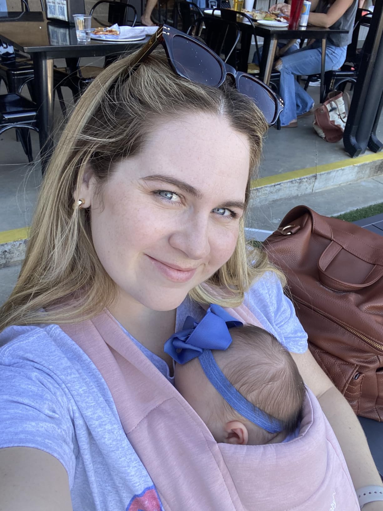 Ergobaby Embrace Newborn Baby Carrier for Infants 0-12 Months | Ergonomic 2-Position Infant Carrier with Head and Neck Support, Hip-Healthy Positioning, Fits 7-25 lbs, Canyon Clay customer photo 1