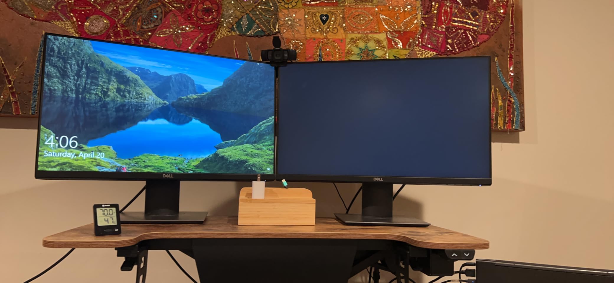 FLEXISPOT 35 inch Electric Standing Desk Converter, Motorized Stand up Desk Riser, Monitor and Laptop Workstation with Wide Keyboard Tray, Black customer photo 1