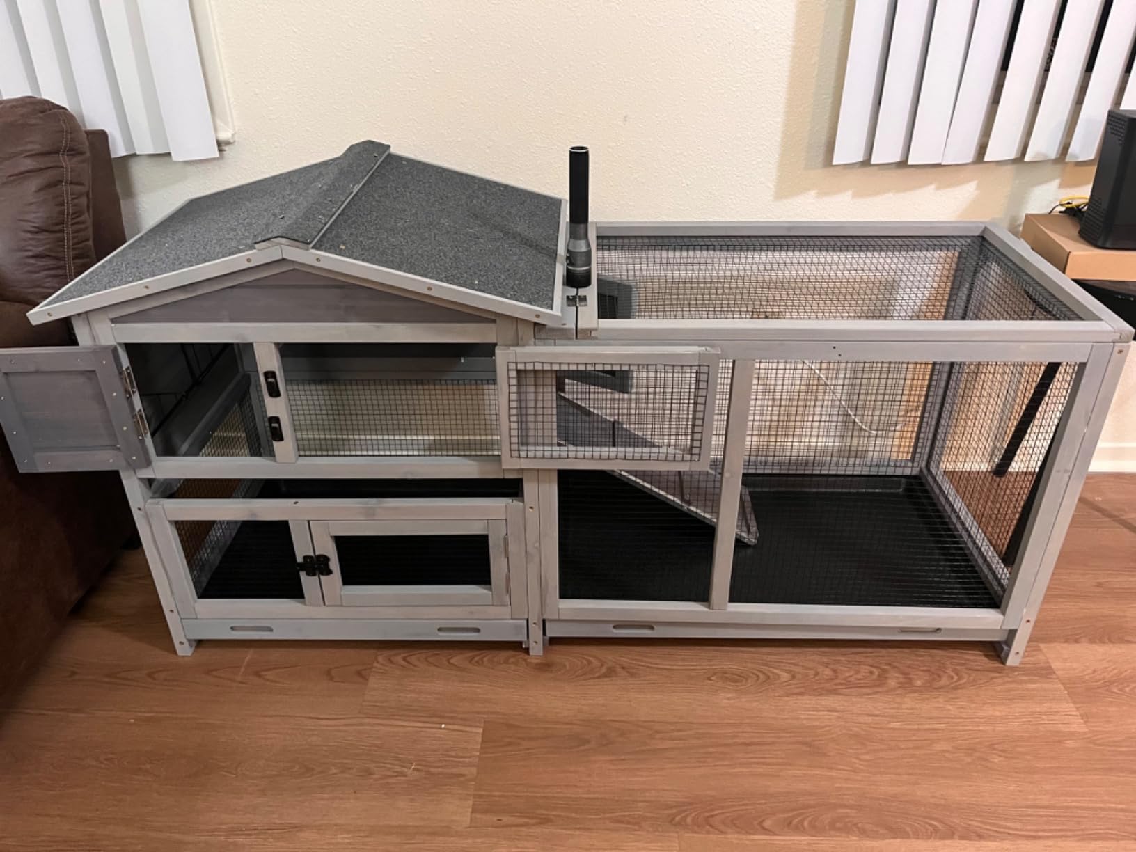 AIVITUVIN Rabbit Hutch Indoor with Metal Frame Rabbit Cage with Pull Out Tray No Leakage Bunny Cage with Wheel Guinea Pig Cage customer photo 1