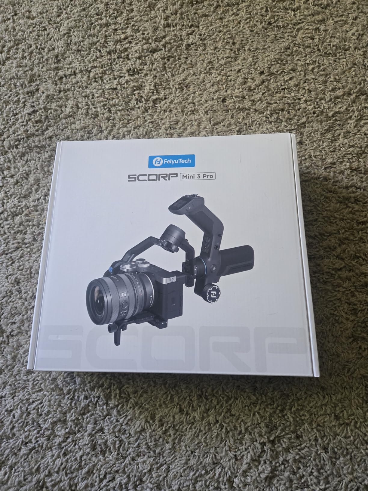 FeiyuTech SCORP Mini-3-Pro Gimbal Stabilizer for Camera Mirrorless/Compact/Action Cameras, Smartphone, 18m AI Tracking, Detachable Remote Handle, 4.4lbs Payload customer photo 1