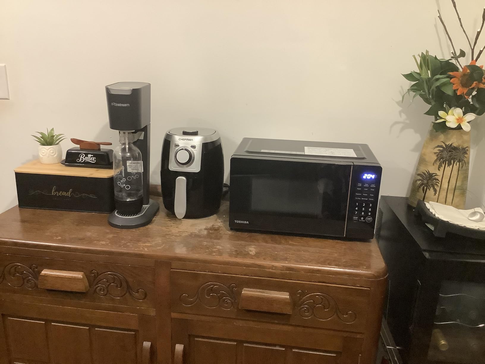 TOSHIBA Countertop Microwave Oven, 0.7 Cu.Ft, 700W, Black | with ChefDefrost, 11 Power Levels, Sound On/Off, Eco Mode, 6 Auto Menus, Child Lock, Compact Design, for Apartment & Dorm customer photo 1